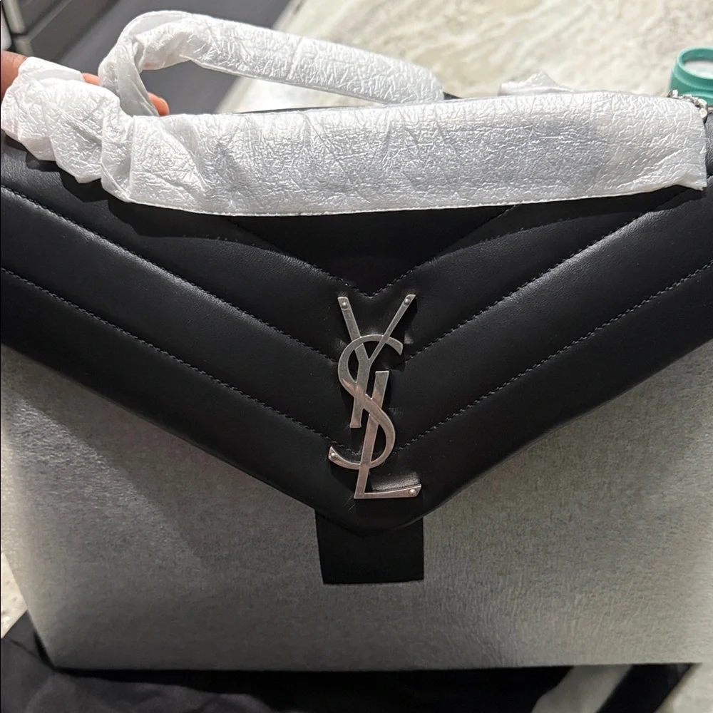 Saint Laurent Black medium Lou Lou - Picture 5 of 16